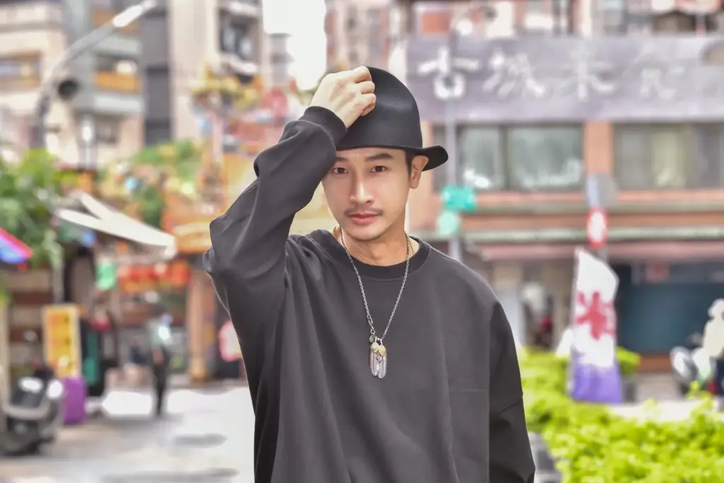 Darren 邱凱偉用神仙視角回望人間執念 演活接地氣神仙 Darren 邱凱偉用神仙視角回望人間執念 演活接地氣神仙