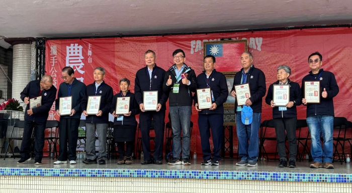 土城區農會慶祝農民節 年貨大街爆人潮 土城區農會慶祝農民節 年貨大街爆人潮