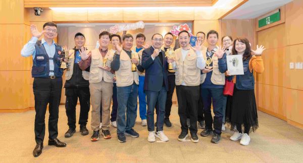 萬金杜鵑躍上國際舞台 侯:讓世界看見新北之美 萬金杜鵑躍上國際舞台 侯:讓世界看見新北之美