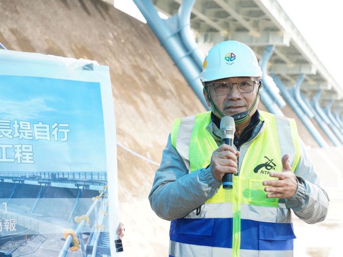 視察觀海自行車道 侯:打造全國第一無限海景騎乘路線 視察觀海自行車道 侯:打造全國第一無限海景騎乘路線