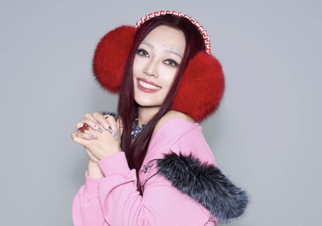 來恭喜!琟娜VERNA過年搞事 拜年神曲直接雙開舞廳,廟會 4 %E4%B8%8B%E5%8D%884.35 2026 2 11%E7%9A%84%E5%BD%B1%E5%83%8F