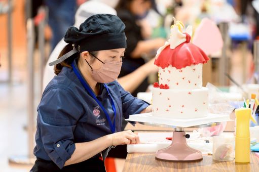 新北技能競賽即起報名 烘焙項目補助材料費 22 《圖說》新北市技能競賽技能競賽不僅提供技職好手展現專業、互相切磋的舞台,也有助進一步提升整體技能水準及產業競爭力。〈勞工局提供〉