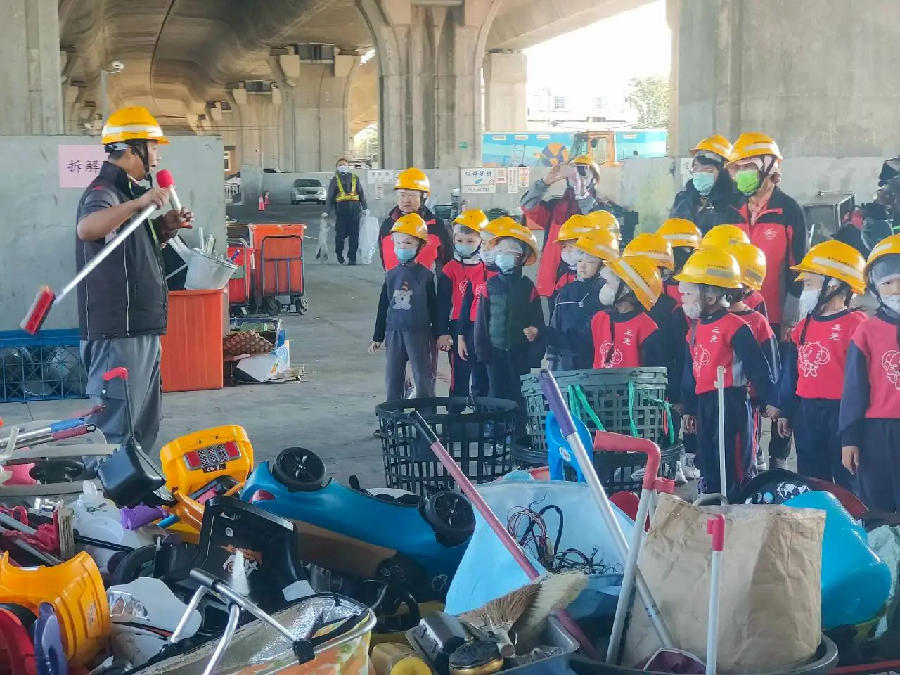 環教場所走春去! 中市環保局辦環保小尖兵活動 環教場所走春去! 中市環保局辦環保小尖兵活動