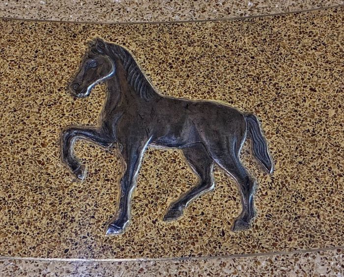 九宮格尋寶開啟全球文化探險 宗博館走春新亮點! 51 《圖說》金色大廳能夠找到佛教「寶生如來佛」的坐騎。〈宗博館提供〉