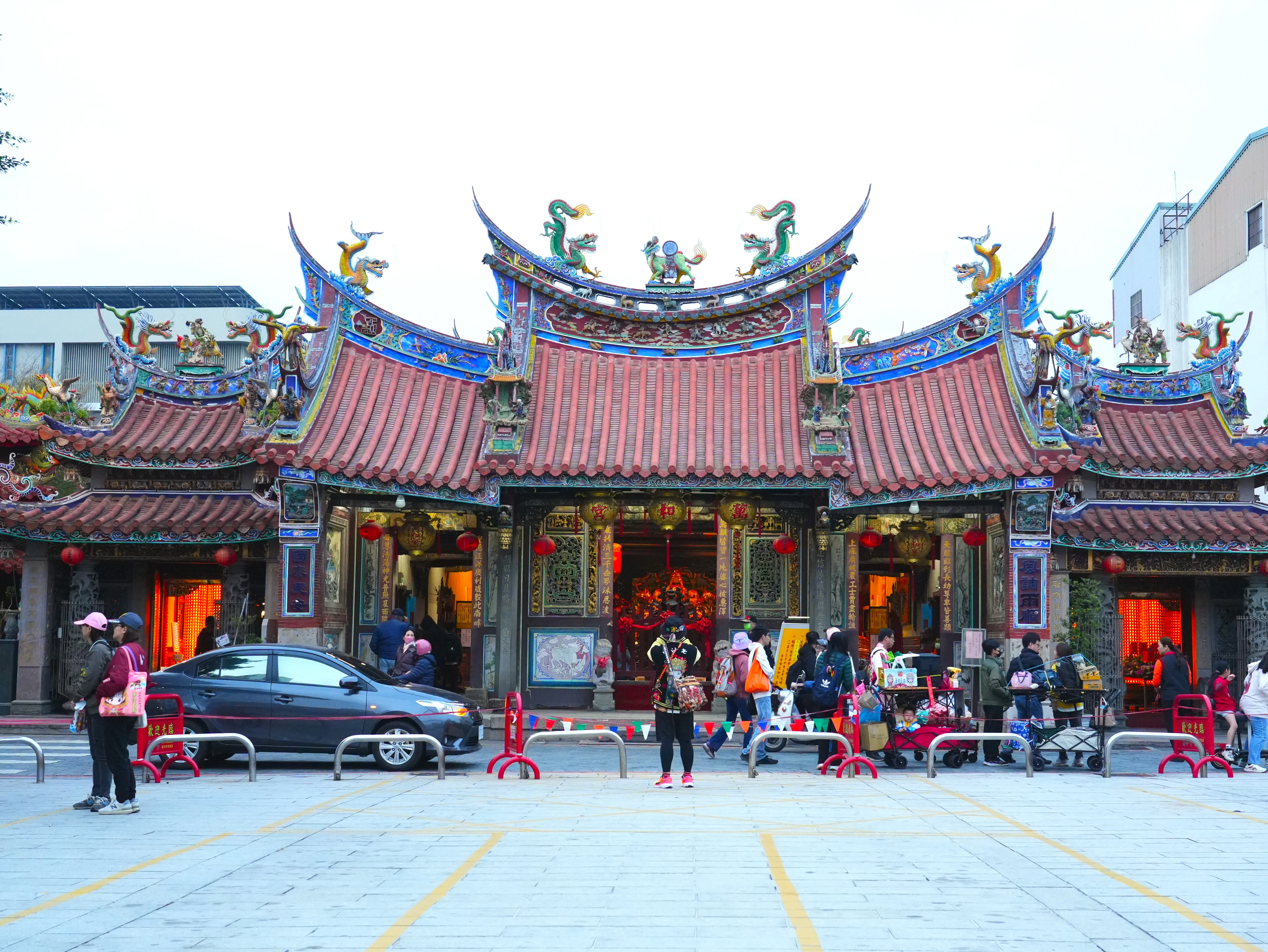 百年萬和宮點亮中台灣燈會 龍馬鯪鯉燈組展現南屯文化 拍照送錢母再抽Marshall藍牙喇叭 百年萬和宮點亮中台灣燈會 龍馬鯪鯉燈組展現南屯文化 拍照送錢母再抽Marshall藍牙喇叭