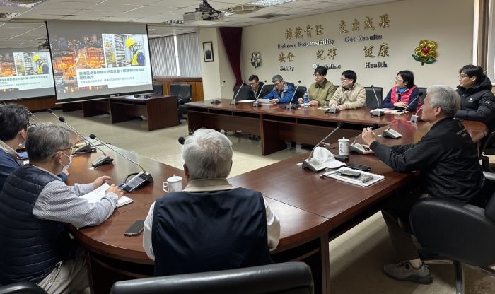 啟動春節穩供計畫 台電基隆區處四大防線守護光明! 39 《圖說》台電公司基隆區營業處「春節穩定供電計畫」會議,強化供電端與用戶端雙向合作機制,建構更具韌性的電力防護網。〈基隆區處提供〉