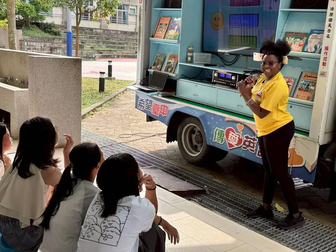 113年達成「校校有外師」! 中市《台中學‧雙語》走讀課程深化在地國際力 113年達成「校校有外師」! 中市《台中學‧雙語》走讀課程深化在地國際力