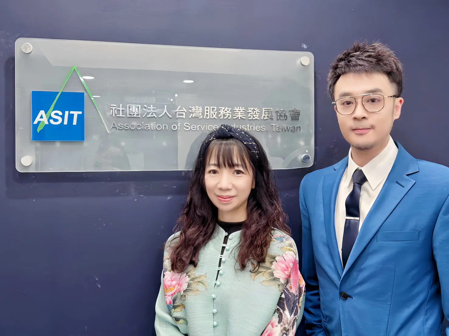 實戰品牌戰略專家潘偉亷 獲聘台灣服務業發展協會顧問,強化產業品牌戰略佈局 實戰品牌戰略專家潘偉亷 獲聘台灣服務業發展協會顧問,強化產業品牌戰略佈局