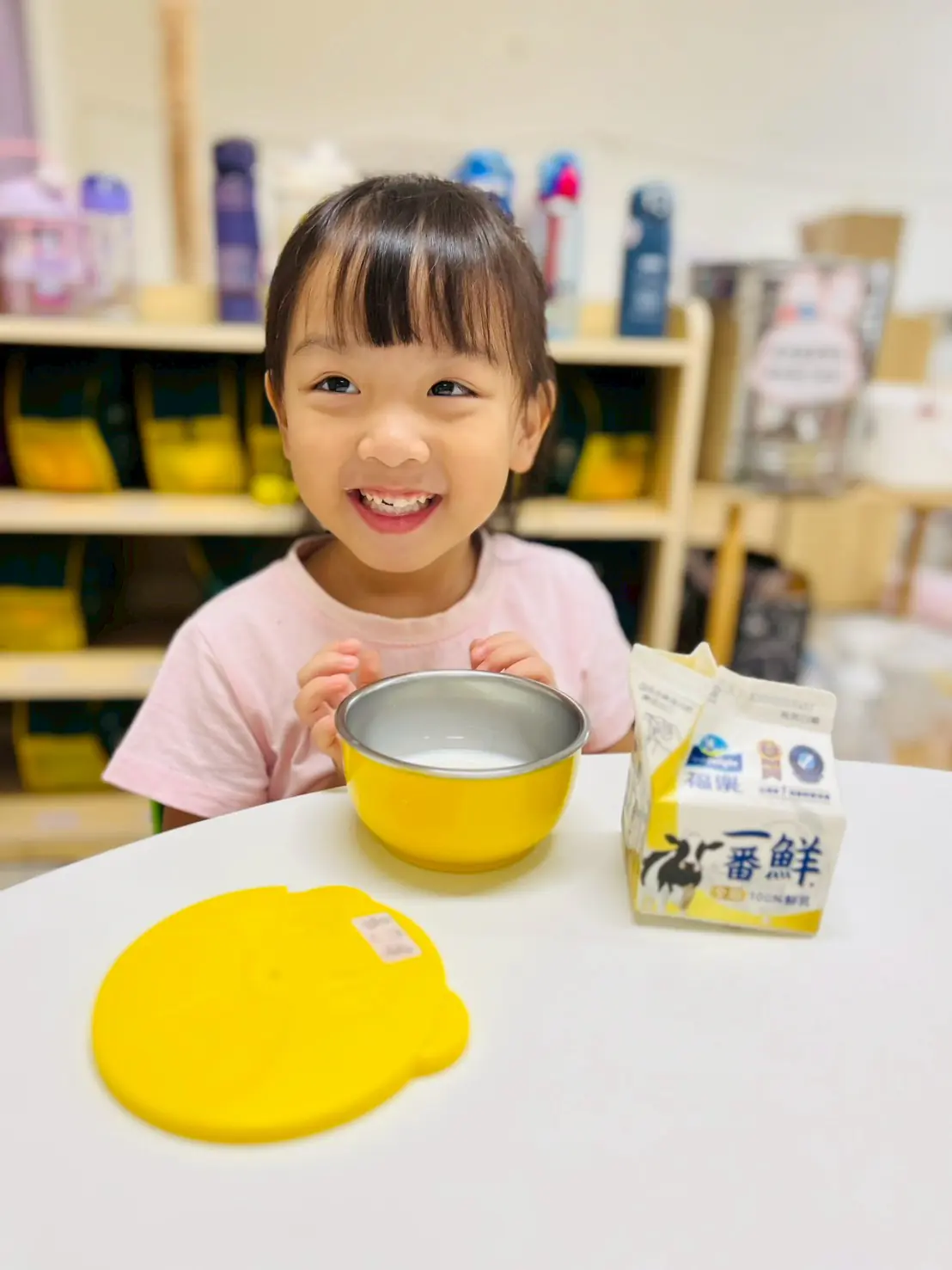 「台中有鈣讚」2/23啟動 24萬學童每週免費喝乳品 「台中有鈣讚」2/23啟動 24萬學童每週免費喝乳品