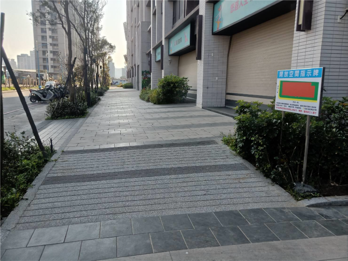 最高20萬元! 新北擴大公寓大廈修繕補助即起受理 23 《圖說》115年度公寓大廈共用部分維護修繕補助執行計畫,增加防火巷、臨道路側供公眾通行之外牆磁磚修繕等項目。圖為非補助修繕申請案,僅為示意圖。〈工務局提供〉