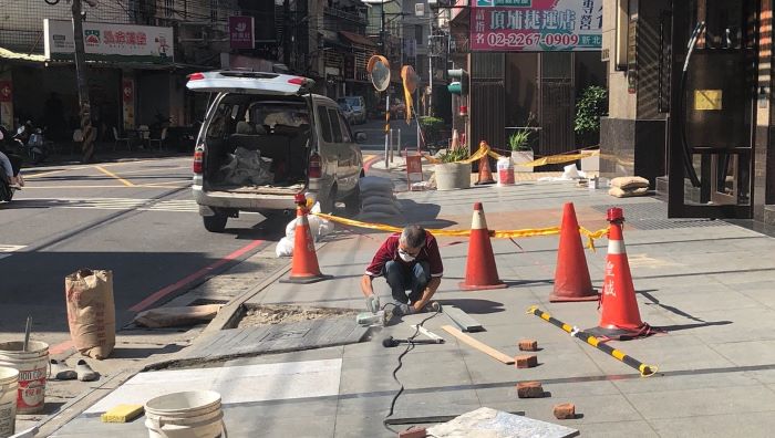 最高20萬元! 新北擴大公寓大廈修繕補助即起受理 22 《圖說》新北市115年度公寓大廈共用部分維護修繕補助執行計畫開跑,即日起受理申請,單一社區最高可獲得20萬元補助。〈工務局提供〉