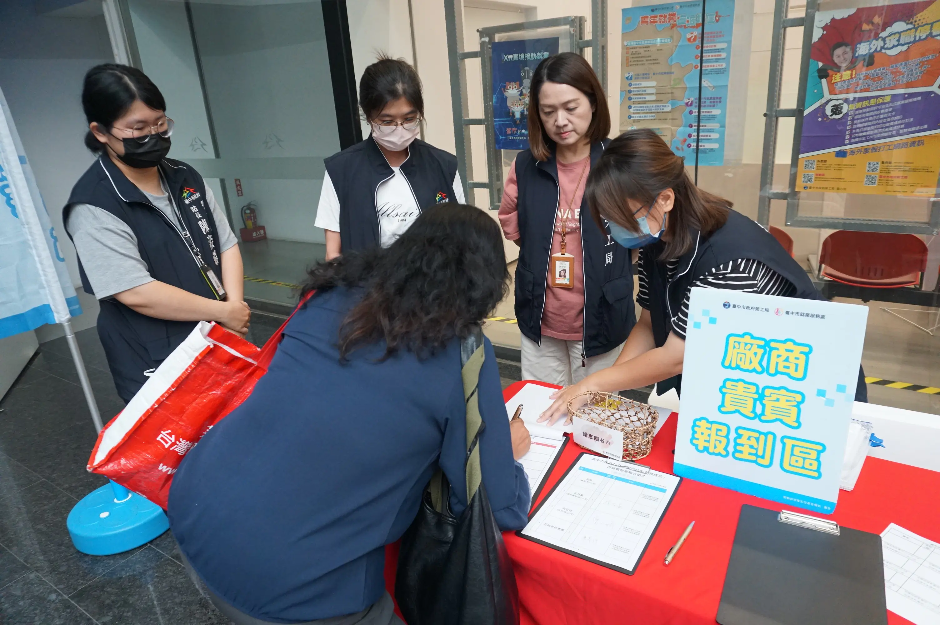 青年創未來、女力展風采! 中市勞工局3月份邀160家企業提供超過8,700個職缺招募人才! 青年創未來、女力展風采! 中市勞工局3月份邀160家企業提供超過8,700個職缺招募人才!