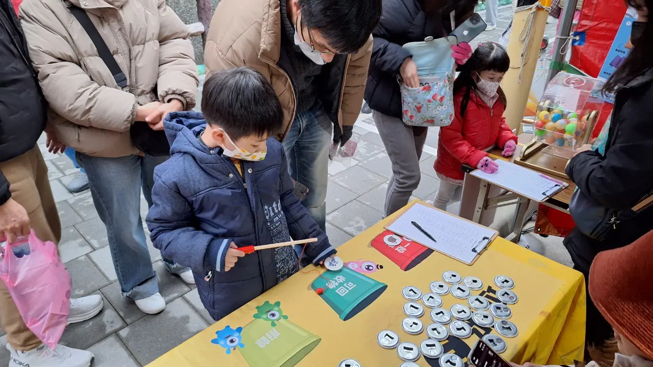 賞燈祈福環保拿好禮 新北環保局推自備餐具、回收廢電池 賞燈祈福環保拿好禮 新北環保局推自備餐具、回收廢電池