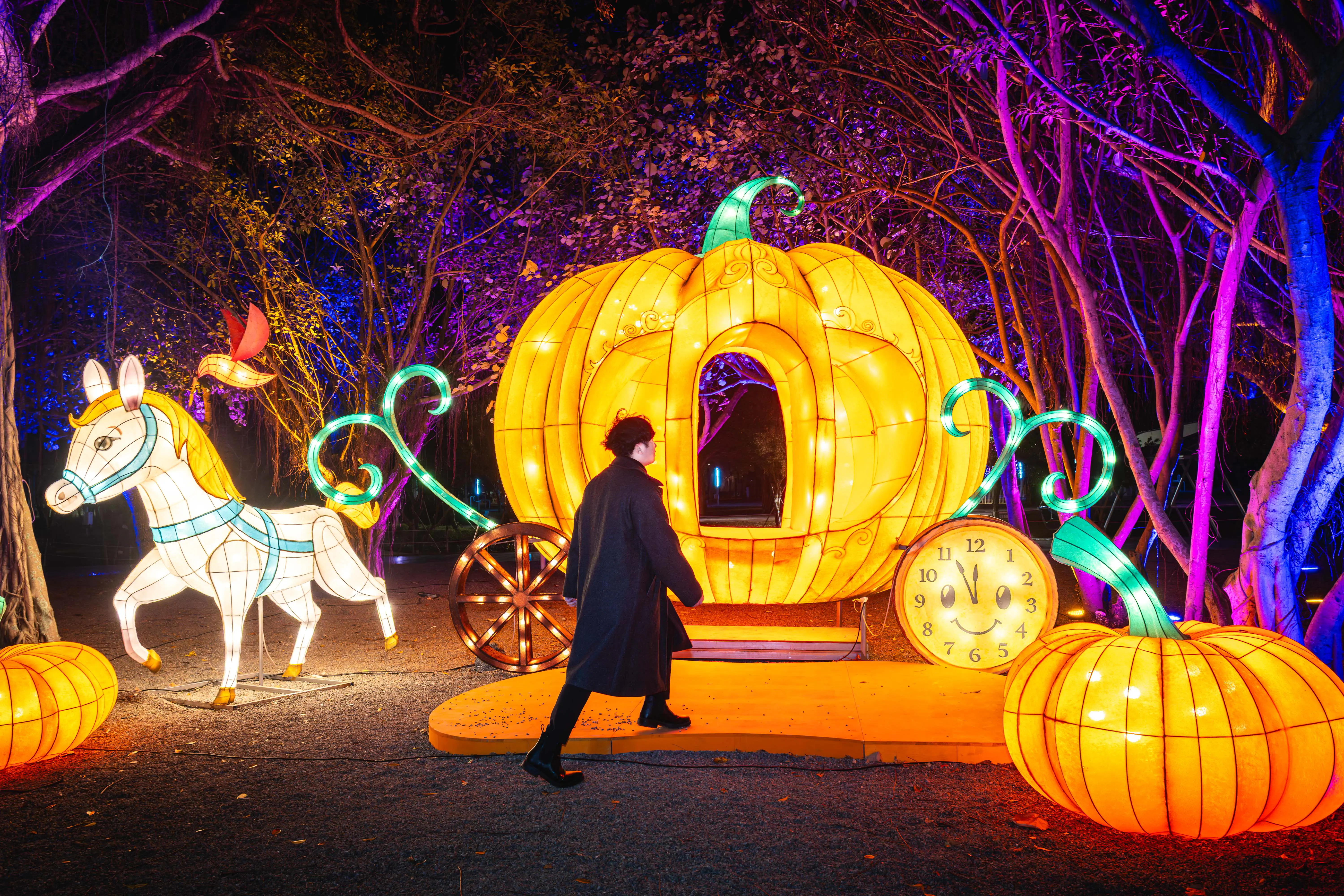 光影互動超吸睛! 2026中台灣燈會2/15登場 教育局打造「童趣歡樂谷」燈區 光影互動超吸睛! 2026中台灣燈會2/15登場 教育局打造「童趣歡樂谷」燈區