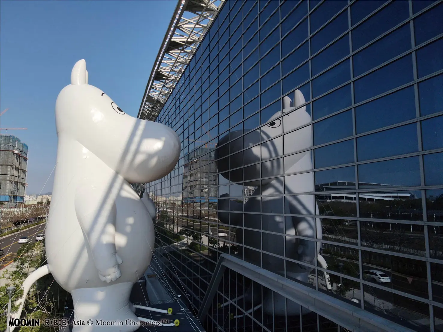 強勢回歸 ! 台中會展中心20公尺「巨型姆明」年後開工恢復展出 2/27首度開放館內合影 強勢回歸 ! 台中會展中心20公尺「巨型姆明」年後開工恢復展出 2/27首度開放館內合影