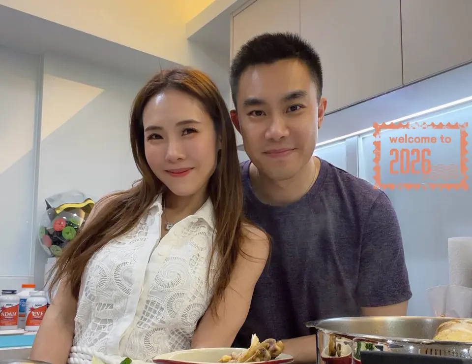 吳申梅春節前夕飛回香港與夫婿團聚 吃港式盆菜年味滿滿 吳申梅春節前夕飛回香港與夫婿團聚 吃港式盆菜年味滿滿