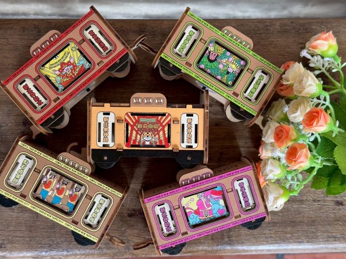 新北燈會600份文創品限量送 元宵加碼金馬舞錢 17 《圖說》民政局特別加碼製作送出廣受好評的「祈福列車」文創品限量600份,祝福民眾好運滿滿。〈民政局提供〉。