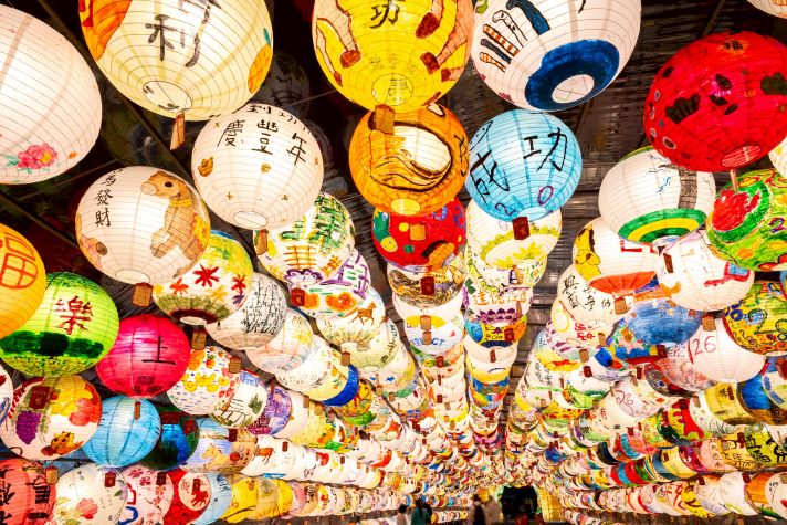 新北燈會攝影賽徵件 專家業餘、傳統創新隨拍隨投 56 《圖說》園區從白天到夜晚都精采可期,更是攝影取景的絕佳場域。〈民政局提供〉