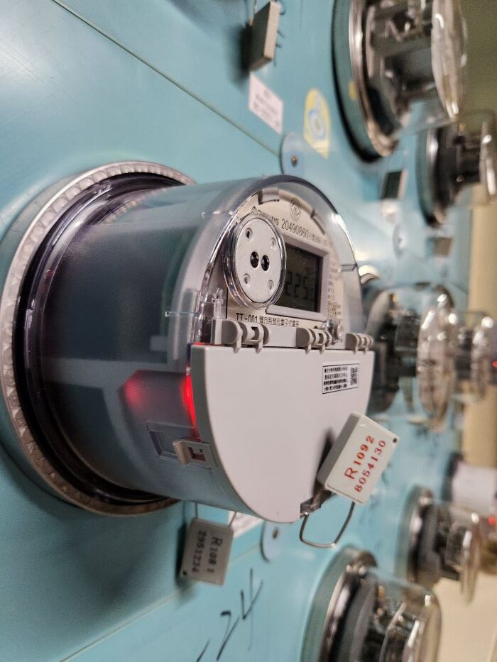 最高40萬元 新北低碳社區標章認證及改造補助啟動 15 《圖說》社區設置「智慧電錶」可用於掌握用電數據。〈環保局提供〉