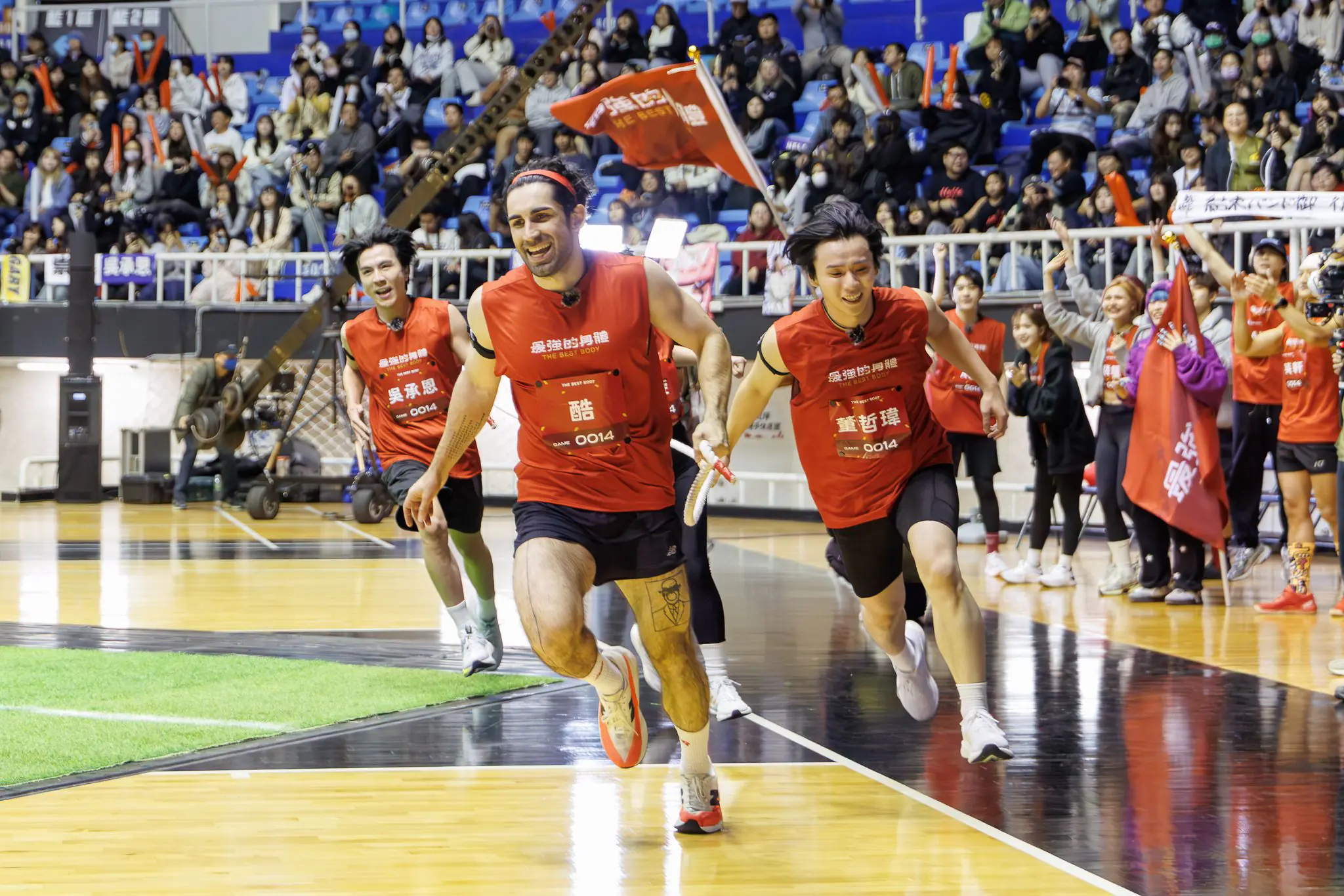 錢薇娟 江宏傑金牌宿敵合體紅白對抗 粉絲鳳山體育館漏夜排隊 錢薇娟 江宏傑金牌宿敵合體紅白對抗 粉絲鳳山體育館漏夜排隊