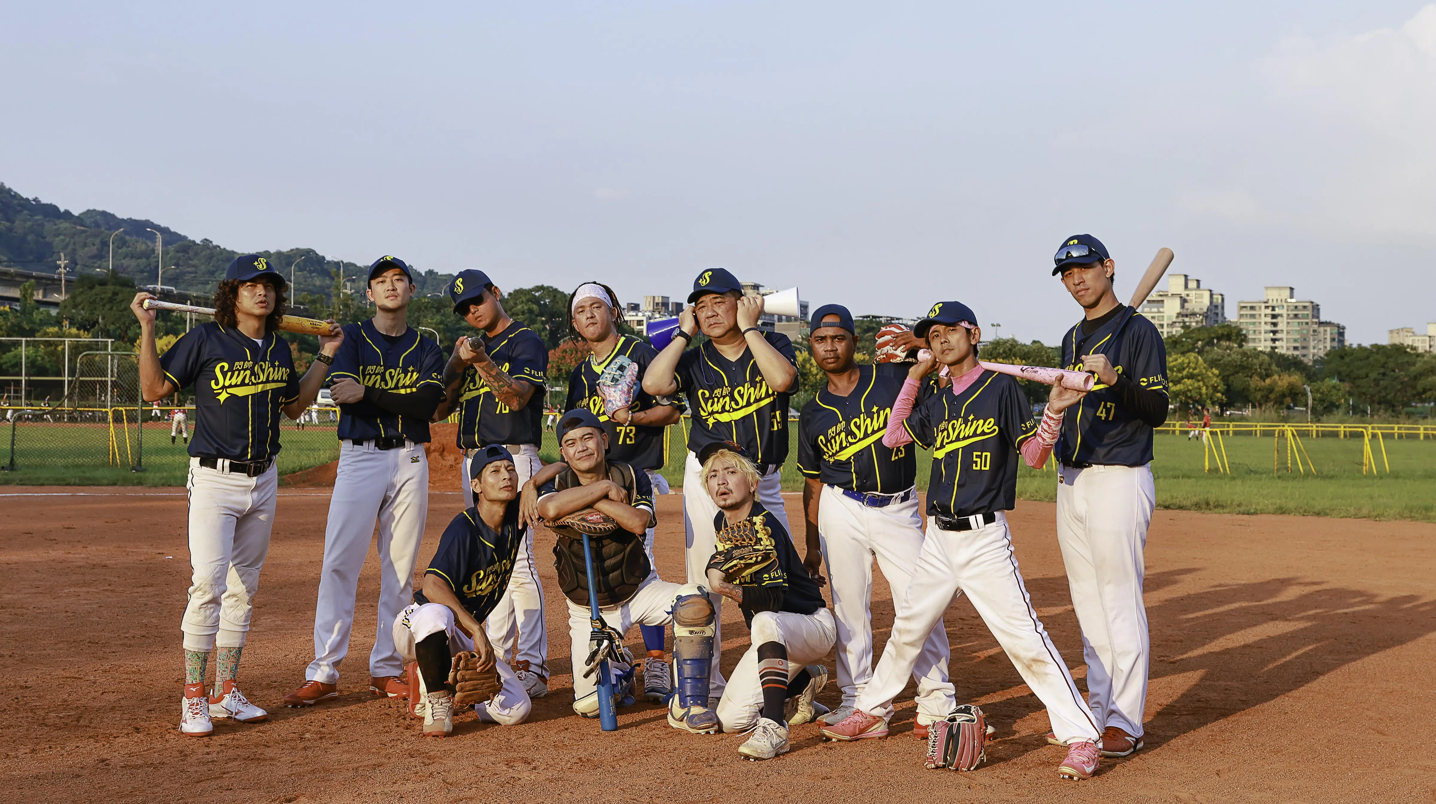 董事長樂團貝斯手鈞董當導演 邀藝人朋友相挺拍攝台語短影集 董事長樂團貝斯手鈞董當導演 邀藝人朋友相挺拍攝台語短影集