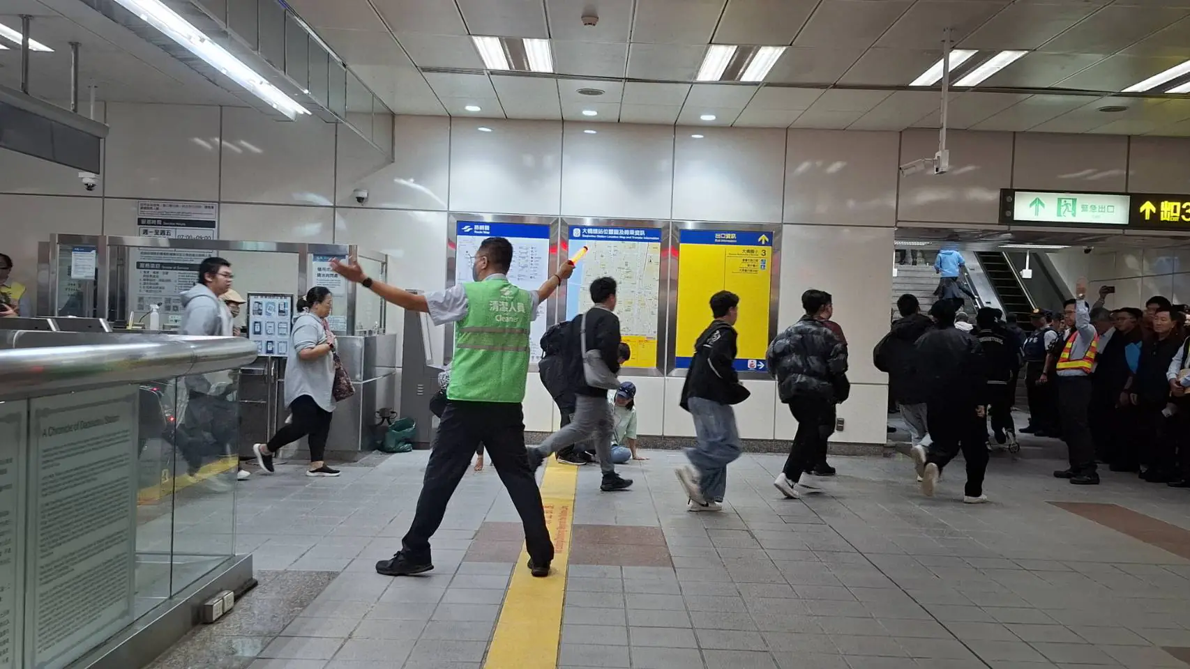 雙北捷運實施高強度危安演練 蔣萬安強調寧可撈過界確保安全 雙北捷運實施高強度危安演練 蔣萬安強調寧可撈過界確保安全