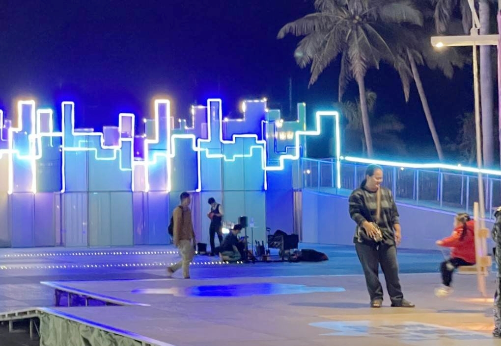 結合星空秀與千人共創藝術 花蓮日出大道變身「發光休憩公園」 14 02%E8%8A%B1%E8%93%AE%E6%97%A5%E5%87%BA%E5%A4%A7%E9%81%93%E8%AE%8A%E8%BA%AB%E7%99%BC%E5%85%89%E4%BC%91%E6%86%A9%E5%85%AC%E5%9C%92