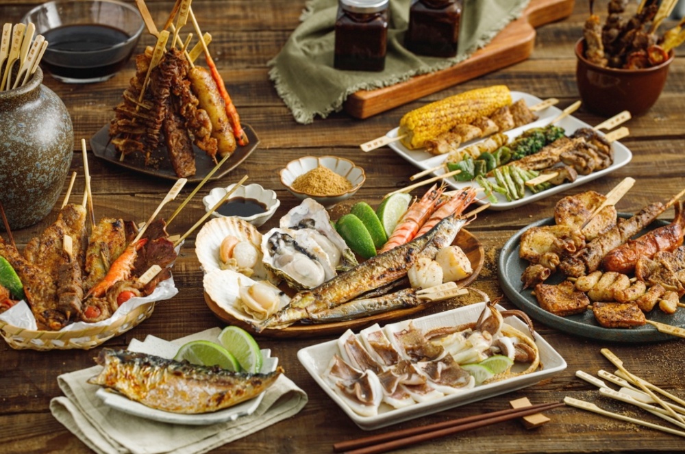 【張瓊芝專欄】三不五食:別讓「太好吃」替你做決定 2 03%E7%84%A6%E7%B3%96%E6%A5%93%E5%A5%AA%E3%80%8C%E9%87%91%E9%A5%8C%E7%8D%8E%E3%80%8D%E7%82%BA%E5%8F%B0%E4%B8%AD%E7%BE%8E%E9%A3%9F%E4%B9%8B%E9%83%BD%E5%86%8D%E6%B7%BB%E6%A6%AE%E5%85%89