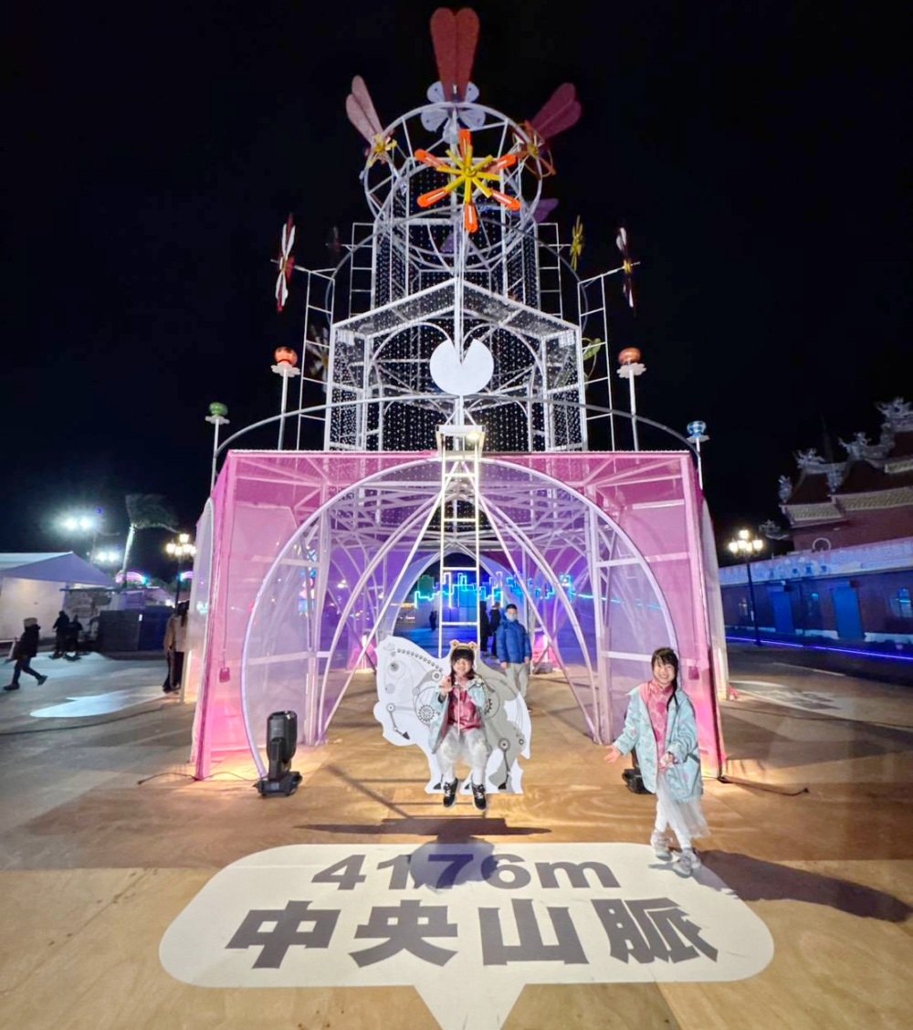 結合星空秀與千人共創藝術 花蓮日出大道變身「發光休憩公園」 16 04%E8%8A%B1%E8%93%AE%E6%97%A5%E5%87%BA%E5%A4%A7%E9%81%93%E8%AE%8A%E8%BA%AB%E7%99%BC%E5%85%89%E4%BC%91%E6%86%A9%E5%85%AC%E5%9C%92