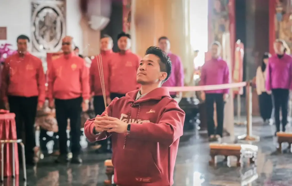 從地方香火到民主夥伴 何志偉為賴總統團隊與美日領袖點光明燈 從地方香火到民主夥伴 何志偉為賴總統團隊與美日領袖點光明燈