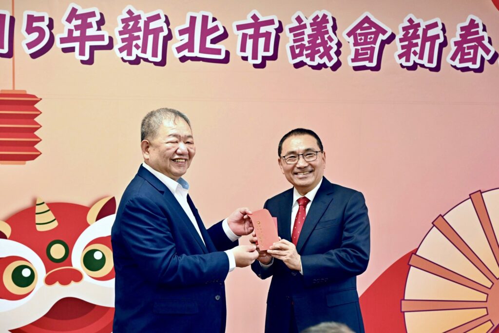 新北市議會新春團拜 侯:府會並肩推動新北發展 新北市議會新春團拜 侯:府會並肩推動新北發展