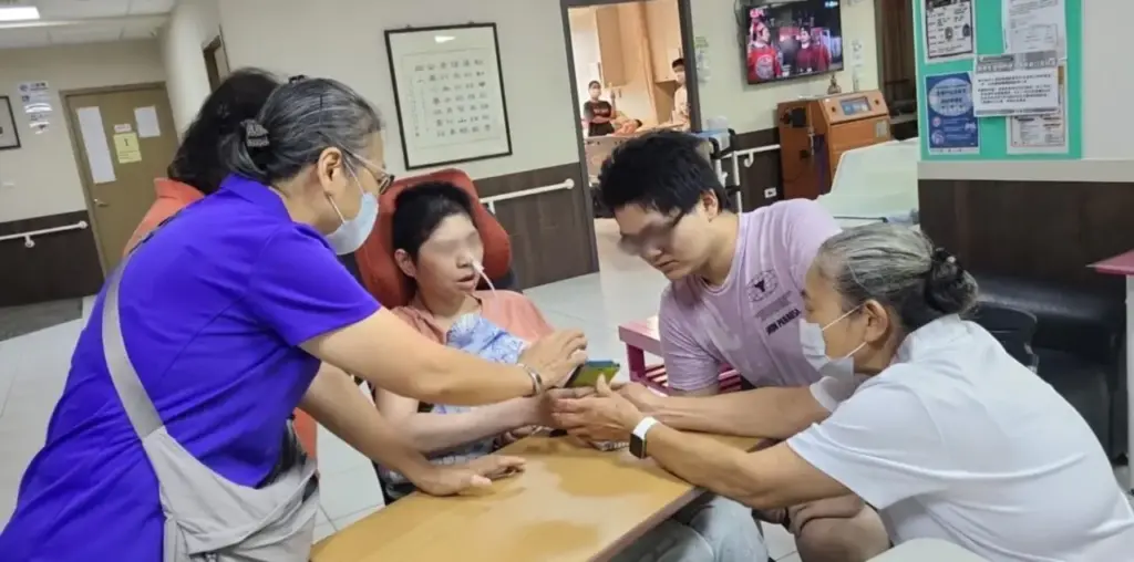 阿宏母子三人安置各機構 七星社福中心協助線上團圓 盼明年享受年節天倫之樂 阿宏母子三人安置各機構 七星社福中心協助線上團圓 盼明年享受年節天倫之樂