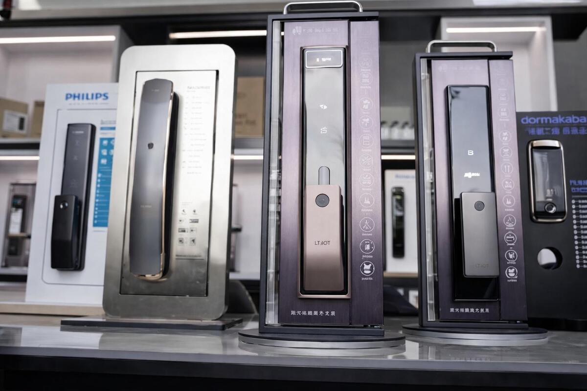 電⼦鎖品牌怎麼選?從比較功能到史⾺特先⽣⾨市實測⼀次掌握 電⼦鎖品牌怎麼選?從比較功能到史⾺特先⽣⾨市實測⼀次掌握