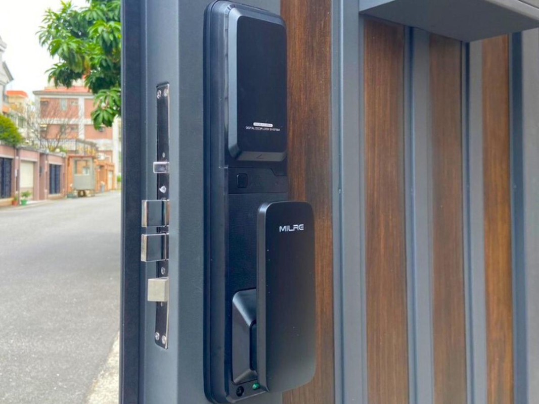 電⼦鎖品牌怎麼選?從比較功能到史⾺特先⽣⾨市實測⼀次掌握 電⼦鎖品牌怎麼選?從比較功能到史⾺特先⽣⾨市實測⼀次掌握