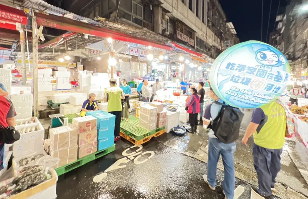 崁仔頂漁市新鮮海產滿豐富 年節採買首選 崁仔頂漁市新鮮海產滿豐富 年節採買首選