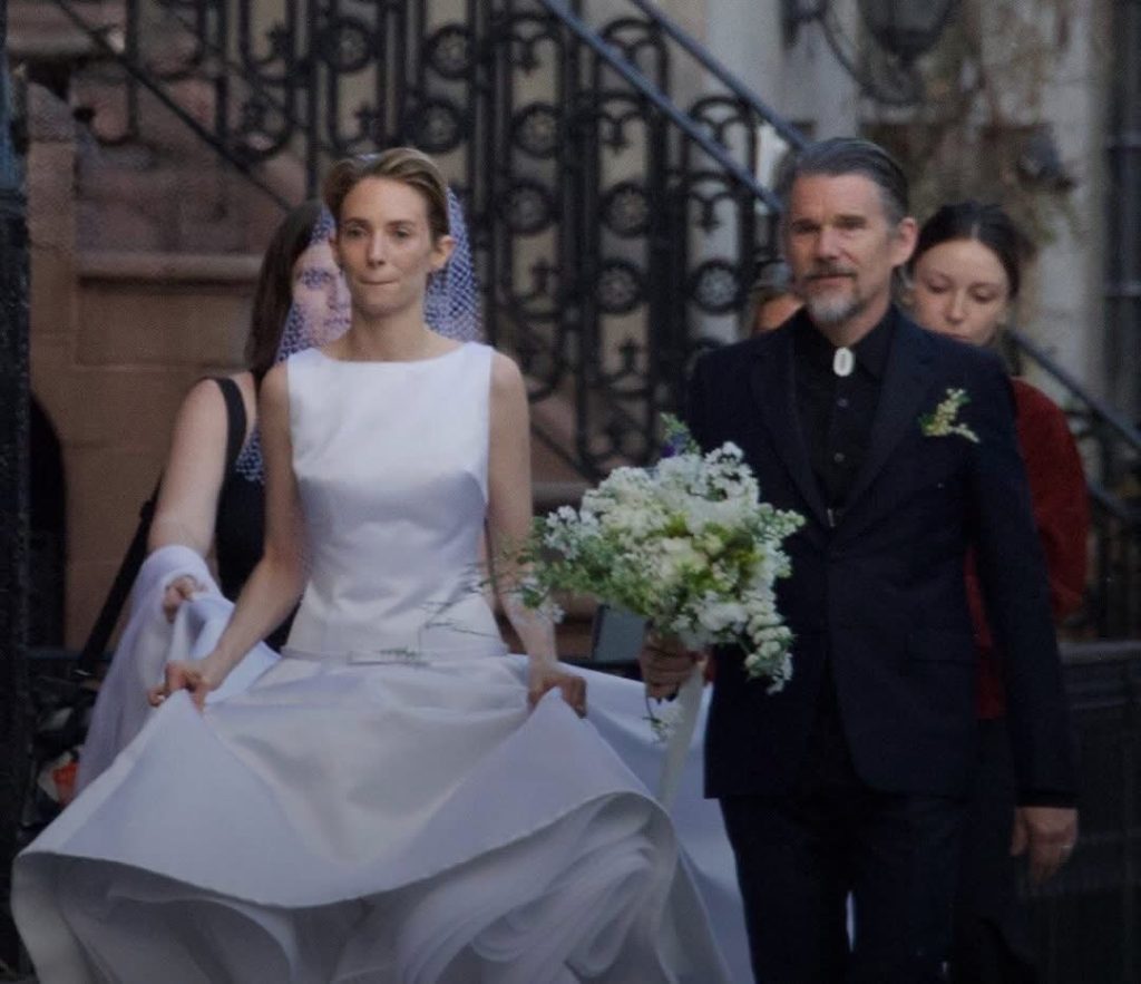 《怪奇物語》羅賓大婚:瑪雅霍克與歌手克里斯汀情人節紐約完婚 《怪奇物語》羅賓大婚:瑪雅霍克與歌手克里斯汀情人節紐約完婚