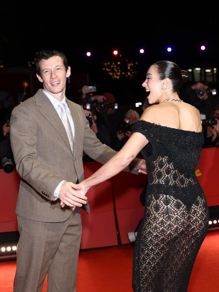 閃耀柏林影展:Dua Lipa 現身支持未婚夫新戲《Rosebush Pruning》首映 閃耀柏林影展:Dua Lipa 現身支持未婚夫新戲《Rosebush Pruning》首映