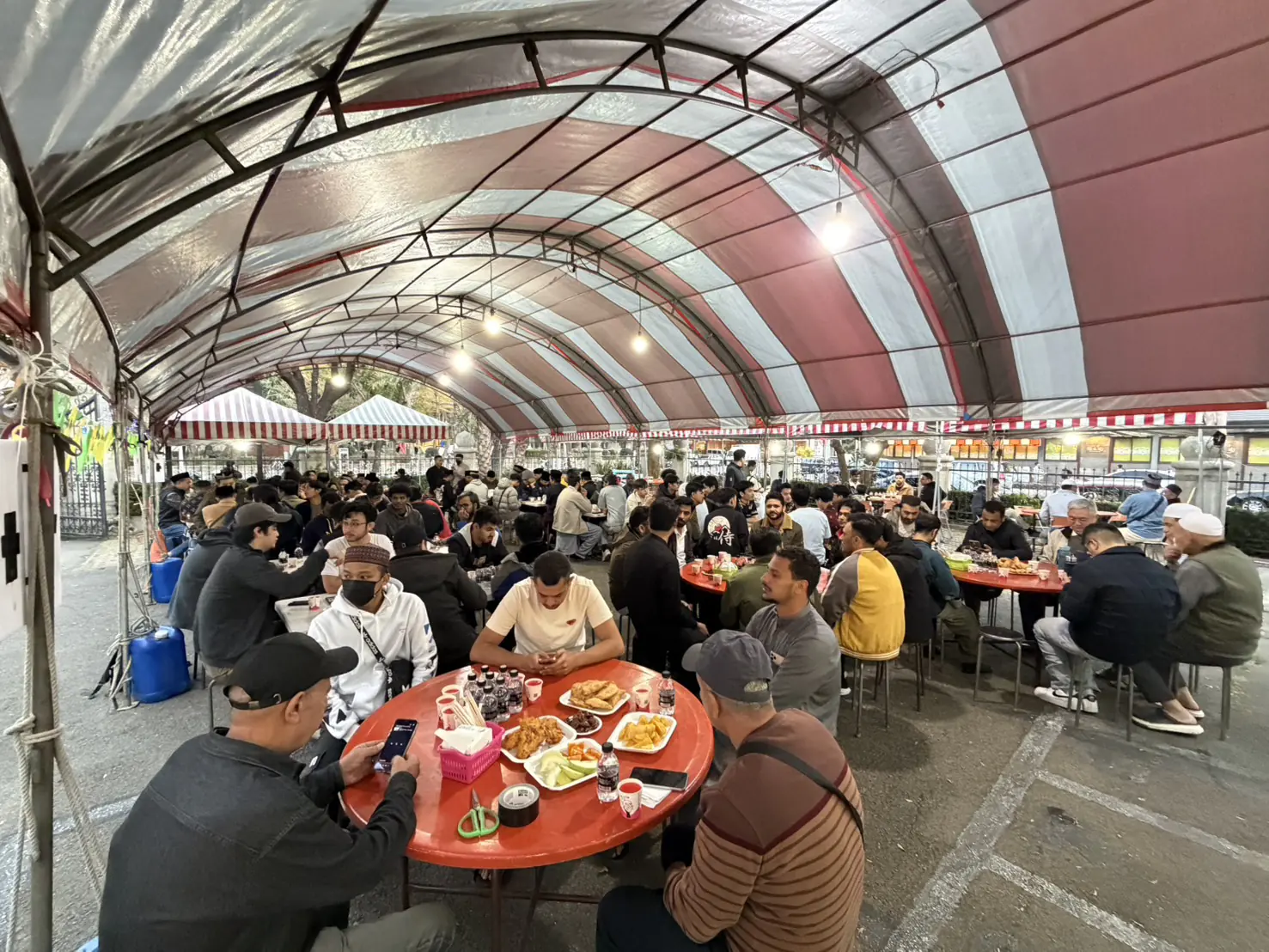 2026(伊曆1447年)伊斯蘭齋戒月首日 台中清真寺迎來400名教親享用開齋飯、禮泰拉威哈拜TARAWEEH 2026(伊曆1447年)伊斯蘭齋戒月首日 台中清真寺迎來400名教親享用開齋飯、禮泰拉威哈拜TARAWEEH