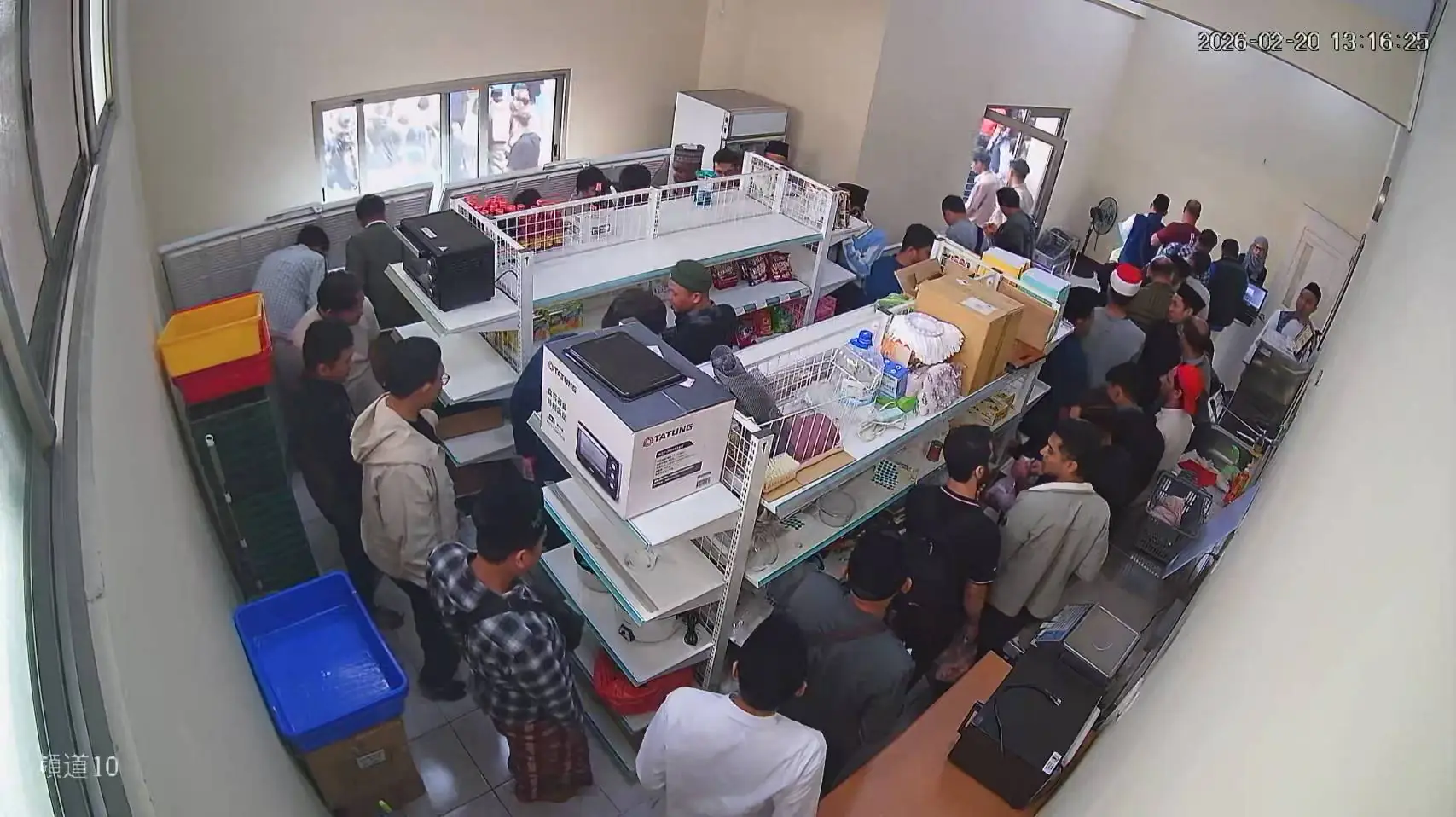 齋月首場主麻+春節連假 1500名穆斯林湧進台中清真寺禮拜 齋月首場主麻+春節連假 1500名穆斯林湧進台中清真寺禮拜