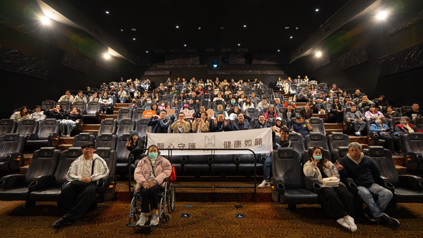 《陽光女子合唱團》擠進影史票房第7名 即將挑戰4億大關 醫願診所陪腎友走進電影院讓生命不遺憾 《陽光女子合唱團》擠進影史票房第7名 即將挑戰4億大關 醫願診所陪腎友走進電影院讓生命不遺憾