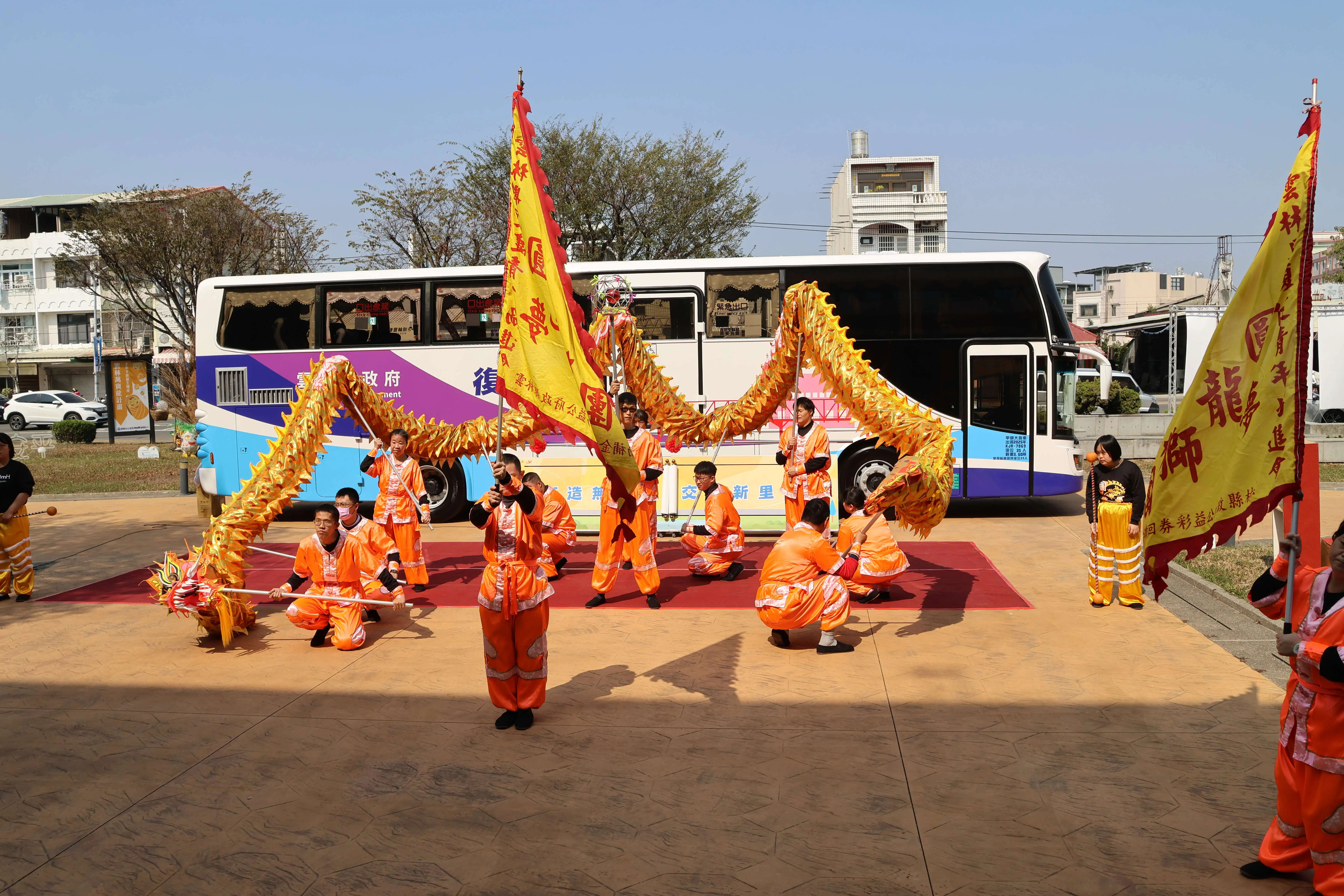 打造無障礙交通新里程 雲林再添一輛大型復康巴士加入服務 打造無障礙交通新里程 雲林再添一輛大型復康巴士加入服務