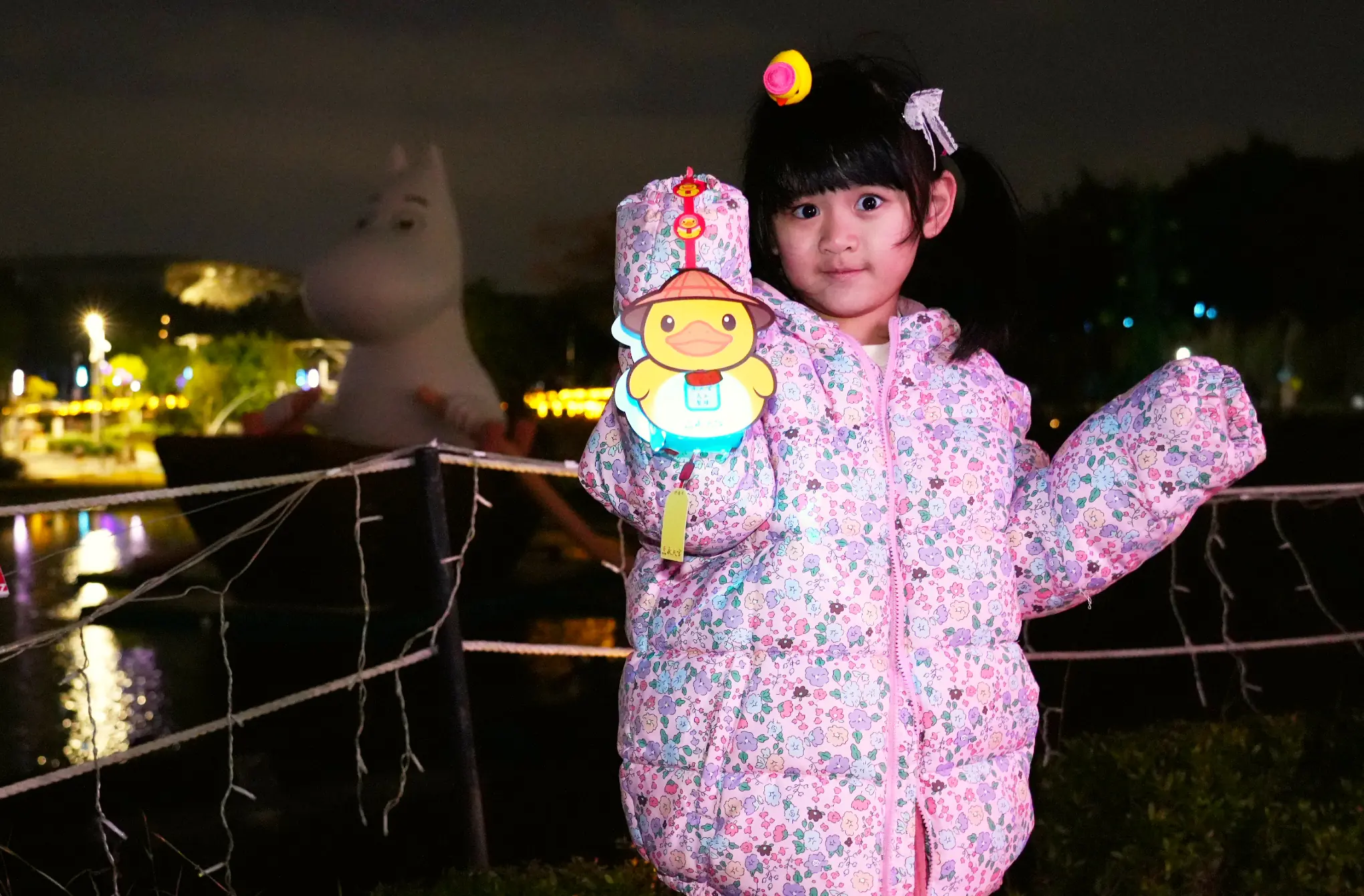 永天小鴨護駕媽祖!民政局幸福祈願村「永天光耀」燈組萌翻中央公園 永天宮加碼抽獎及送錢母、小鴨燈籠 永天小鴨護駕媽祖!民政局幸福祈願村「永天光耀」燈組萌翻中央公園 永天宮加碼抽獎及送錢母、小鴨燈籠