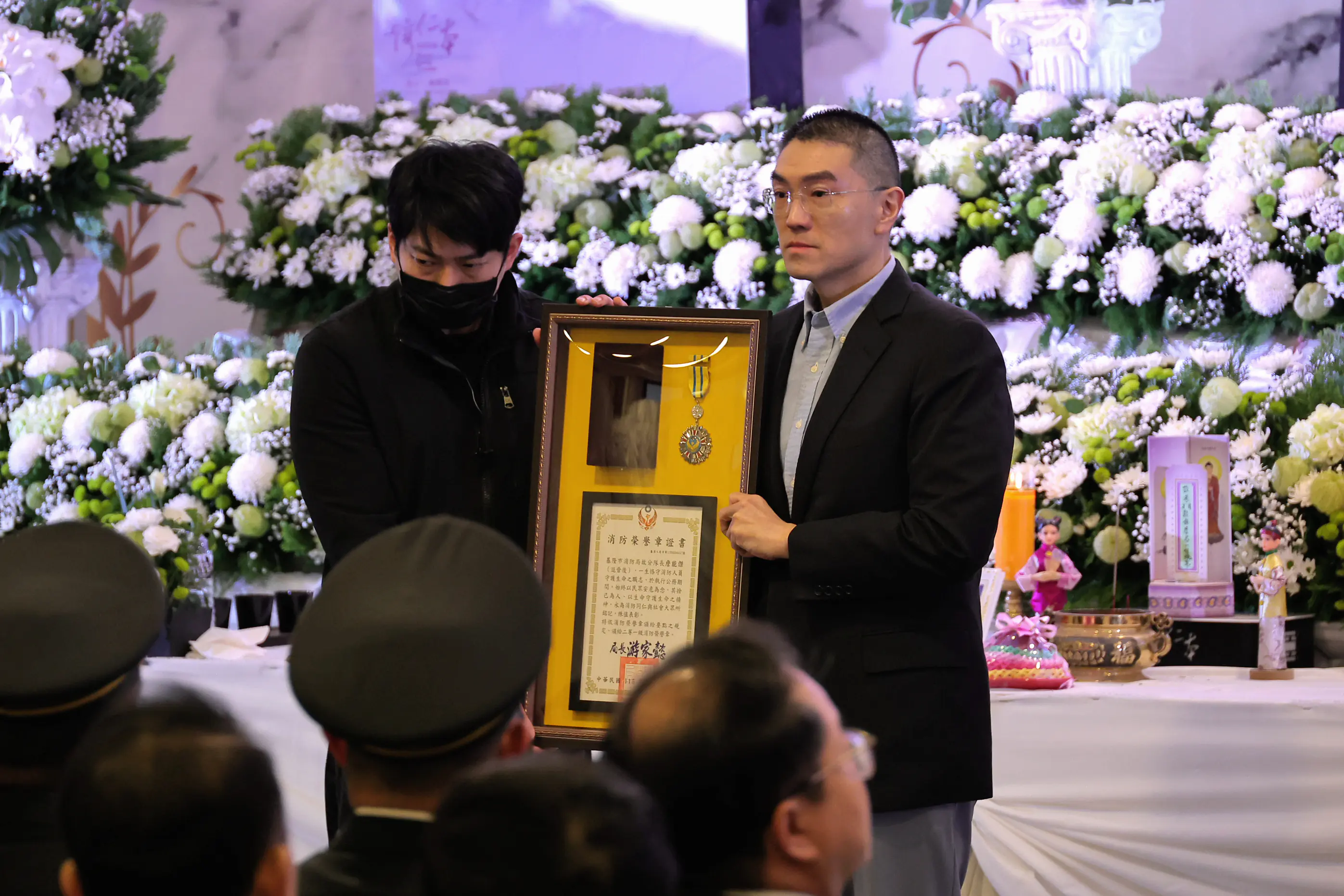 烈火忠魂！英勇殉職消防分隊長詹能傑公祭　基隆市府覆旗追思