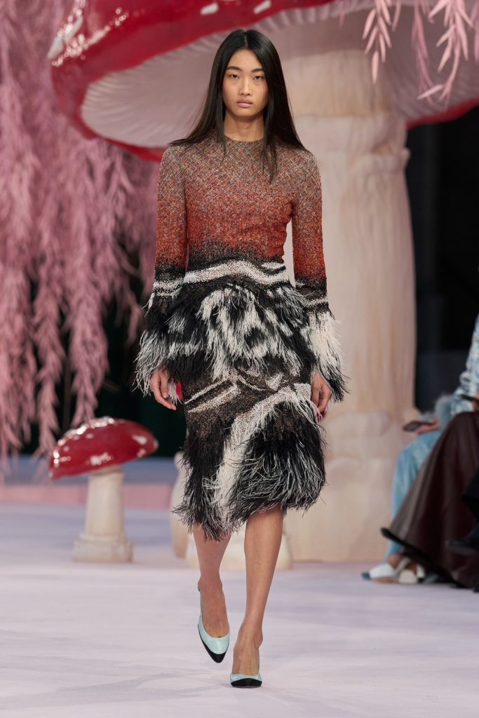 工藝與靈魂的交響:2026年1月巴黎高級訂製服週深度綜述 工藝與靈魂的交響:2026年1月巴黎高級訂製服週深度綜述