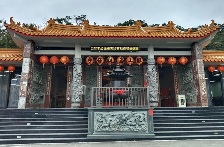 百年古剎鳳山巖觀音寺重修圓滿 金箔千手觀音菩薩現佛光 百年古剎鳳山巖觀音寺重修圓滿 金箔千手觀音菩薩現佛光