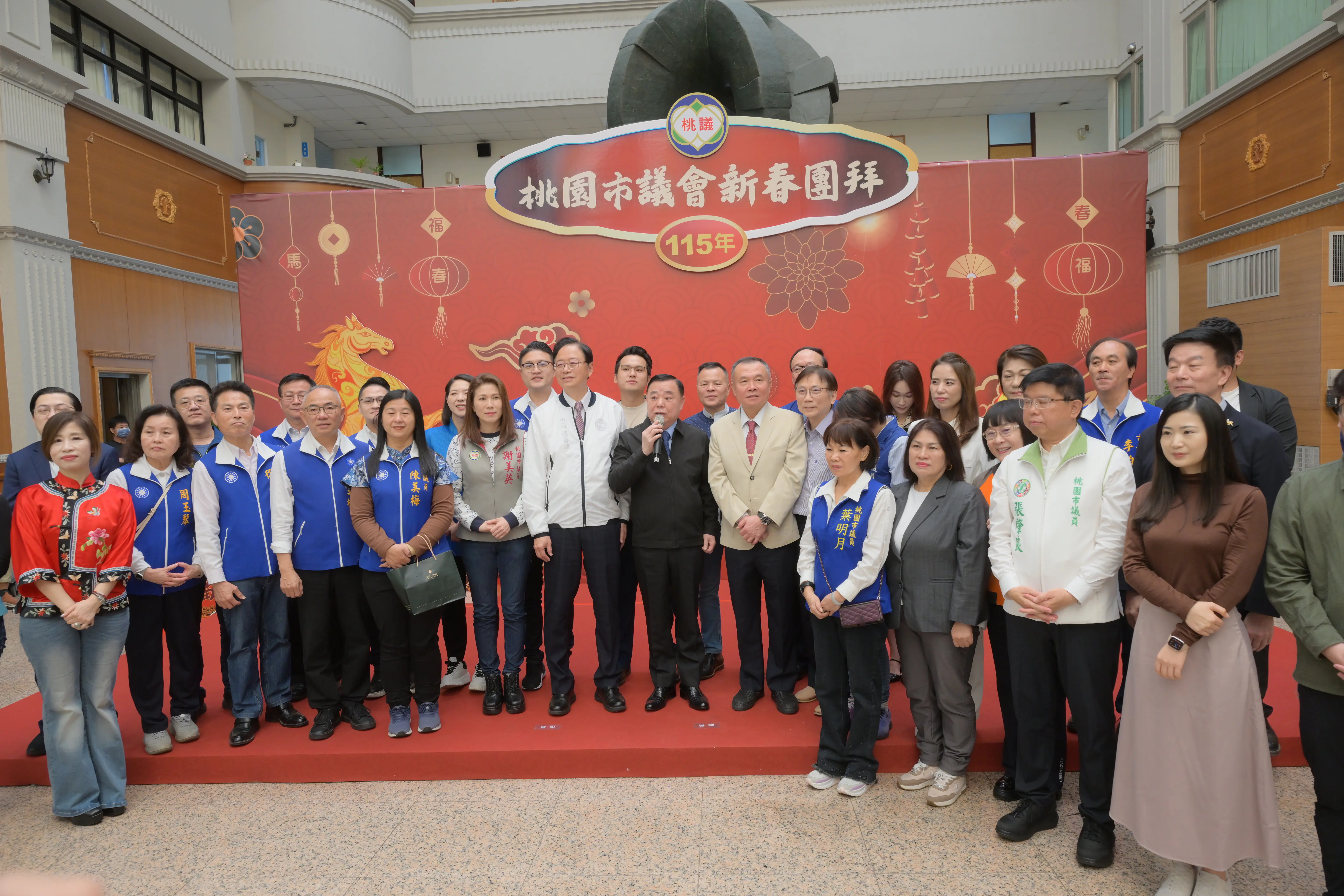 桃園議會新春團拜 議長邱奕勝盼府會攜手推動市政建設 桃園議會新春團拜 議長邱奕勝盼府會攜手推動市政建設