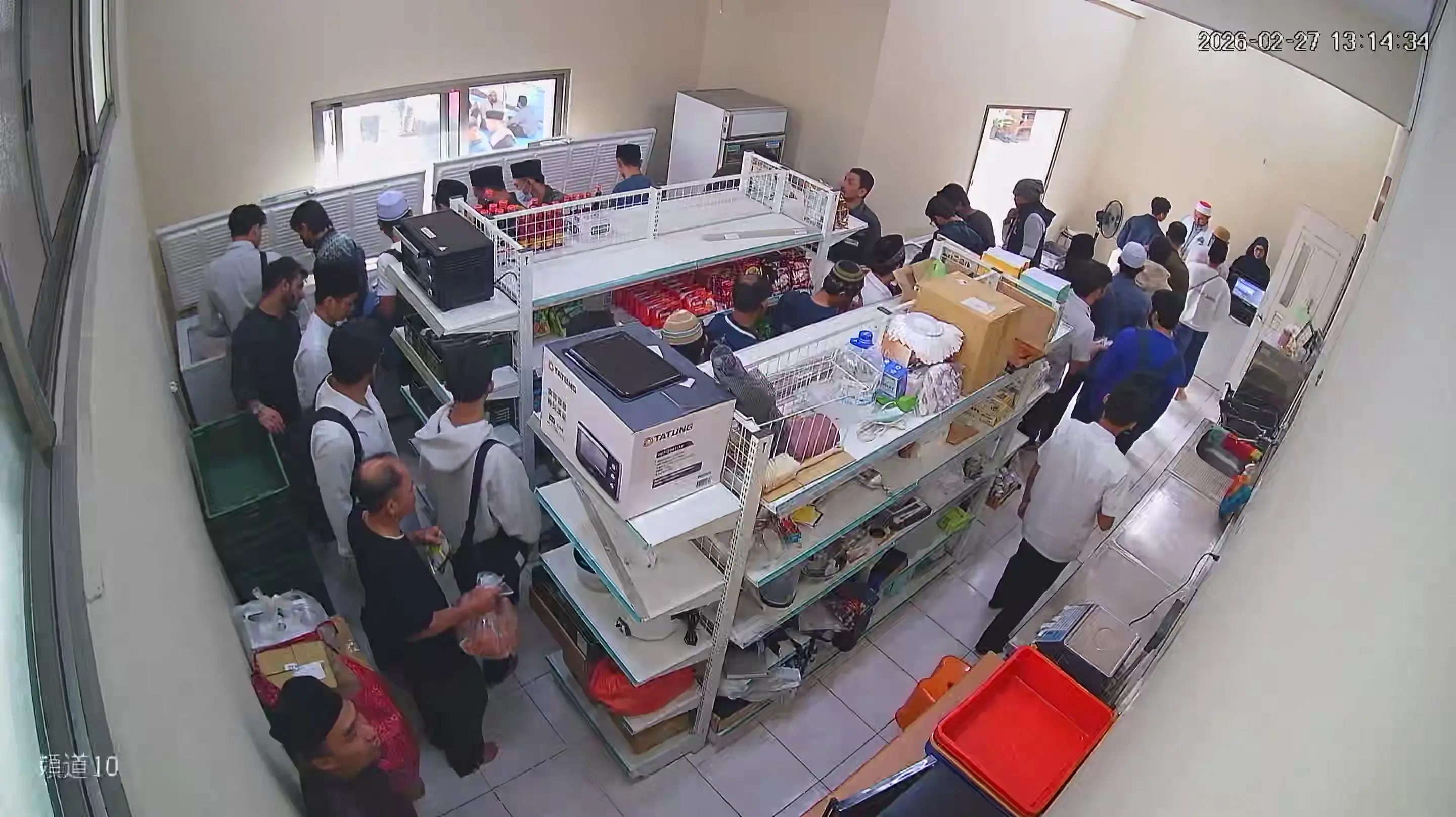 齋月第2場主麻+228連假 千餘名穆斯林湧進台中清真寺禮拜 齋月第2場主麻+228連假 千餘名穆斯林湧進台中清真寺禮拜