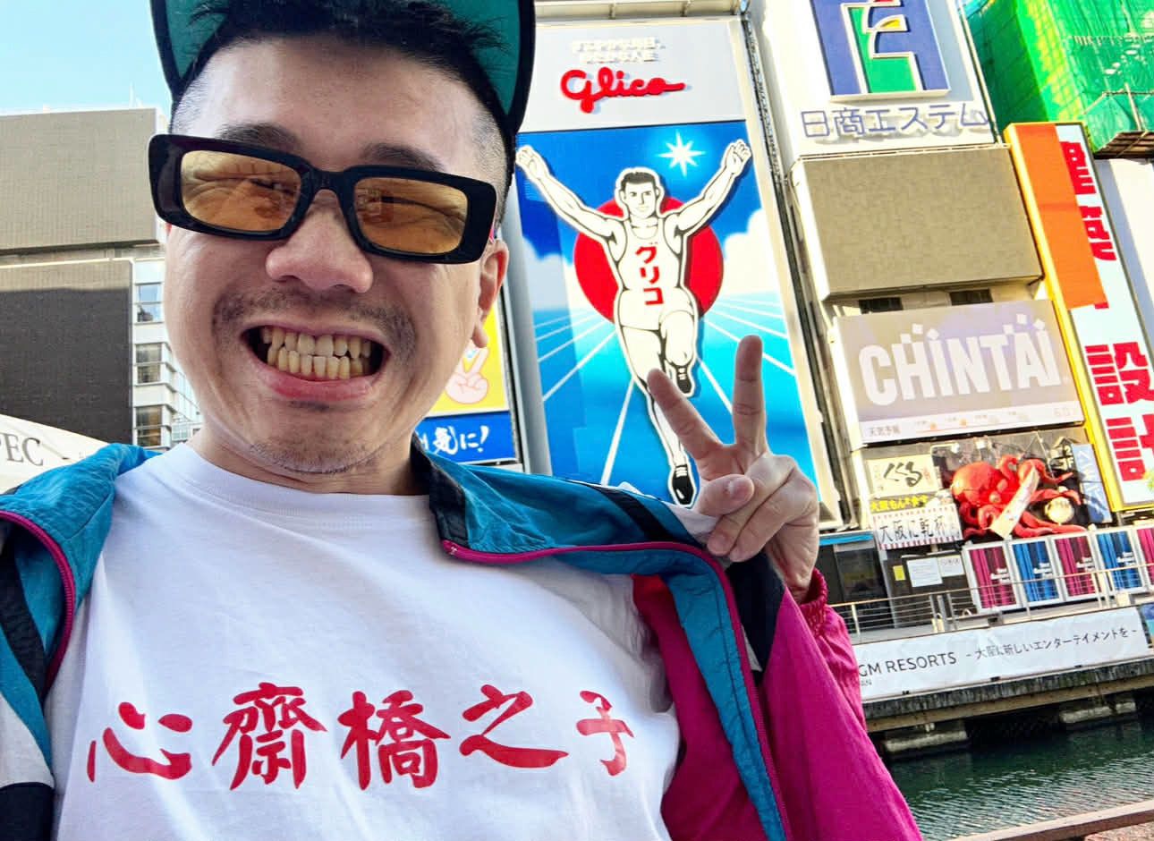 通告咖變身直播天王 謝麥基變身「卡神」過年刮刮樂包中秘招! 麥基可以說是刮刮卡的「卡神」,很多秘招,幾乎逢刮必中。(圖/麥基 提供)