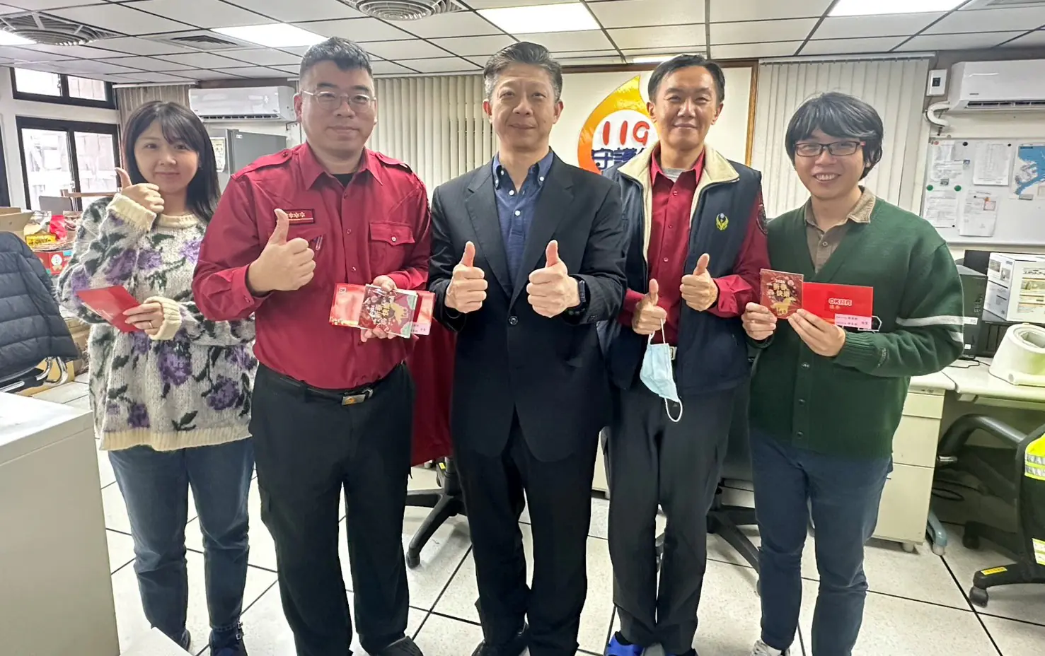 春節堅守崗位守護城市 基隆消防局長游家懿慰問執勤同仁 春節堅守崗位守護城市 基隆消防局長游家懿慰問執勤同仁