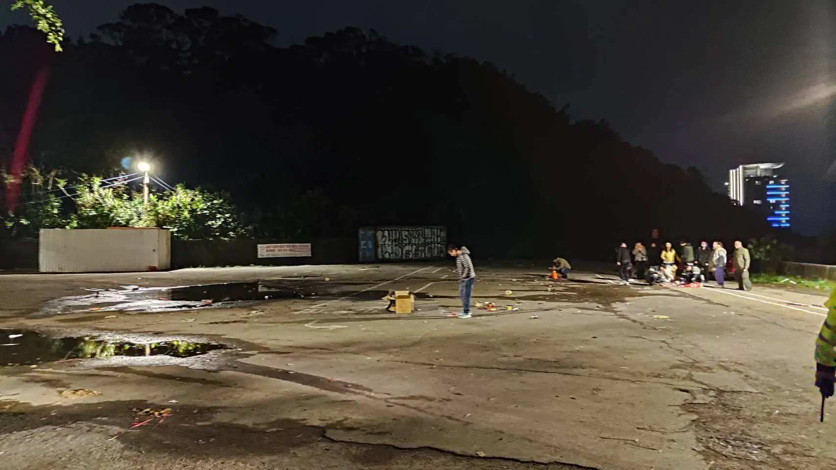 春節施放煙火 基隆消防局籲遠離鬧區與河畔 夜間10點後禁放 春節施放煙火 基隆消防局籲遠離鬧區與河畔 夜間10點後禁放